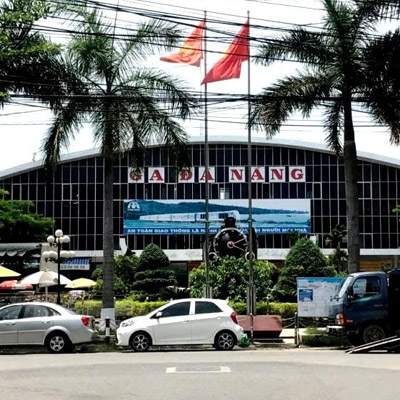 Hue to Da Nang train - arrival train station