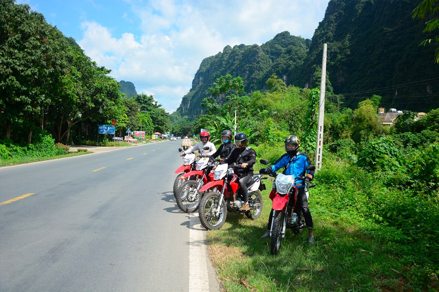Motorbike from Hanoi to Halong Bay