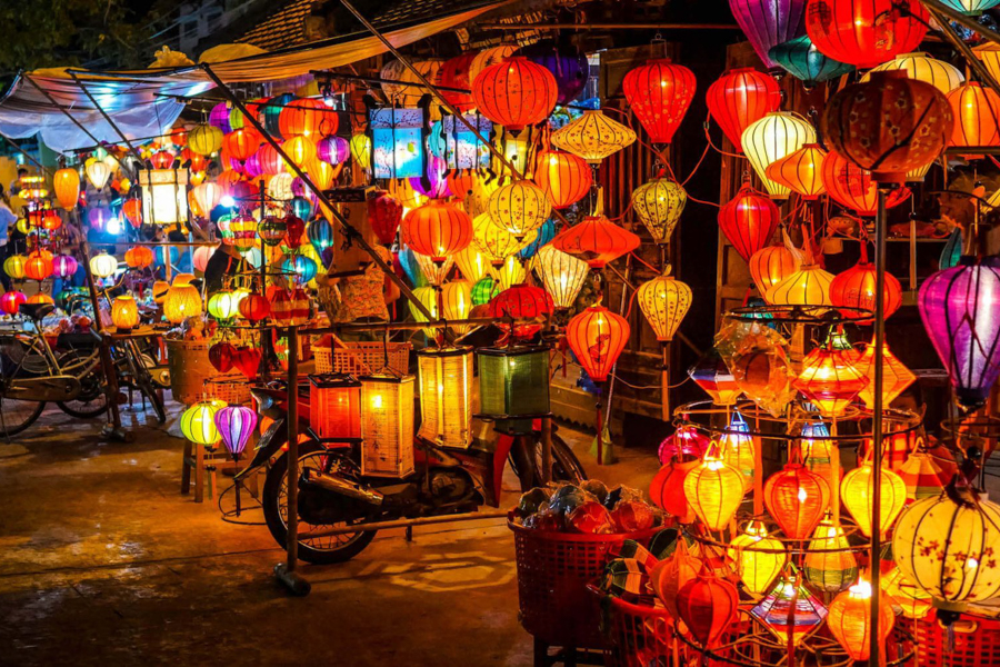 Hoi An Market with colorful lanterns
