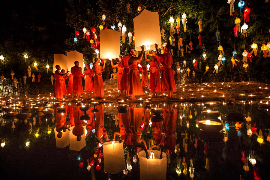 People celebrating Hoi An lantern festival