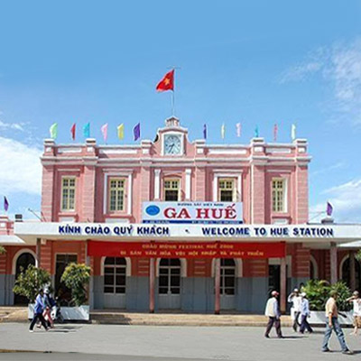 Ninh Binh to Hue train - arrival train station