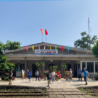 Lăng Co train station